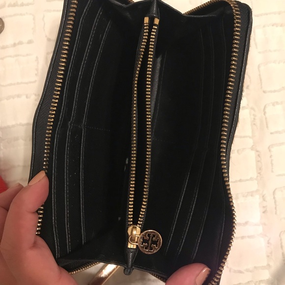 Tory Burch wallet - Picture 2 of 2